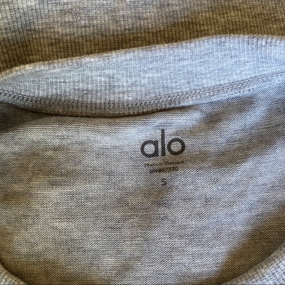 ALO Yoga Glimpse Pullover - Picture 6 of 7